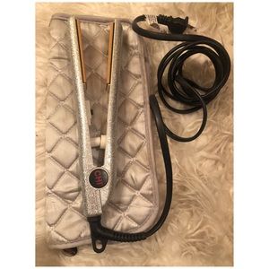 Travel Chi Straightener